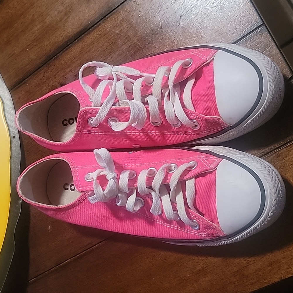 Converse  mens 6 womens 8